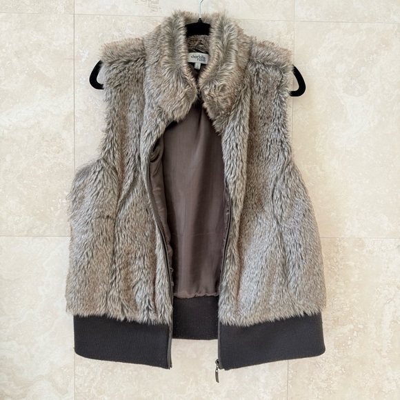 Jackets & Blazers - Charlotte Russe Faux Fur Vest Large L Brown Gray Zip Up Ribbed Hem EUC